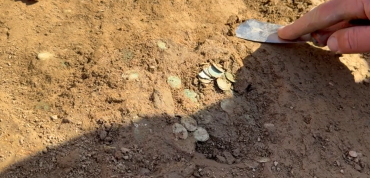 Millionth treasure in Kutnohorsk: early medieval coins one of the biggest finds of the last decade